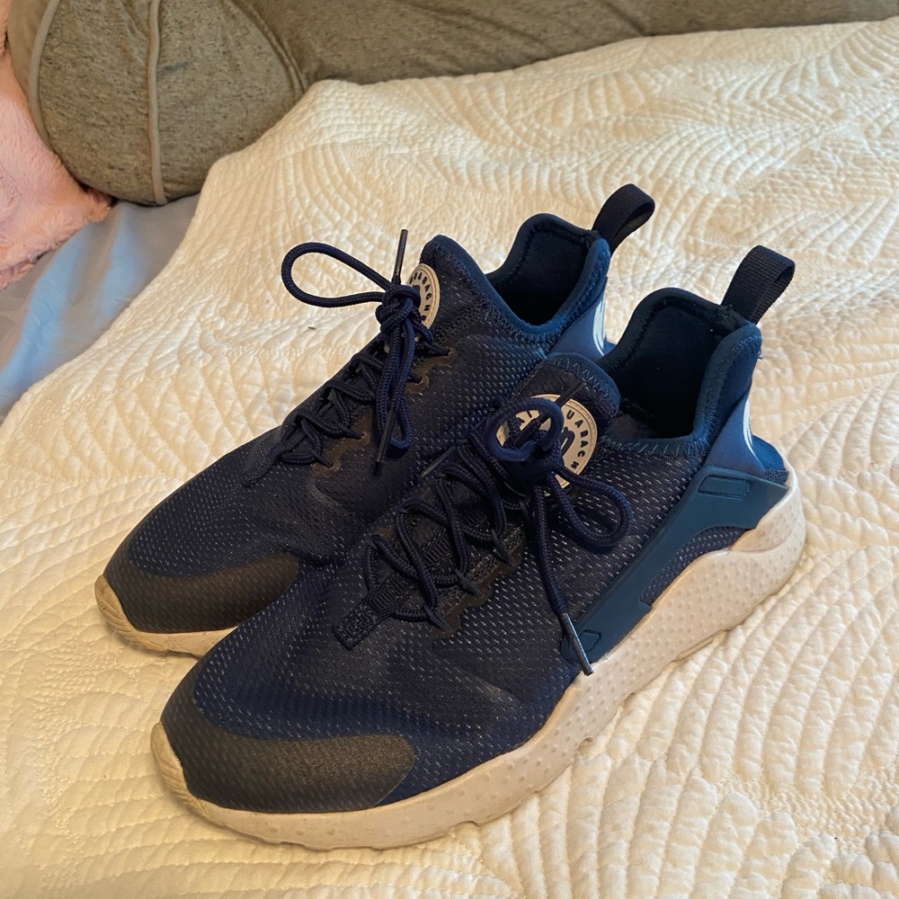 Nike Huarache women size 8